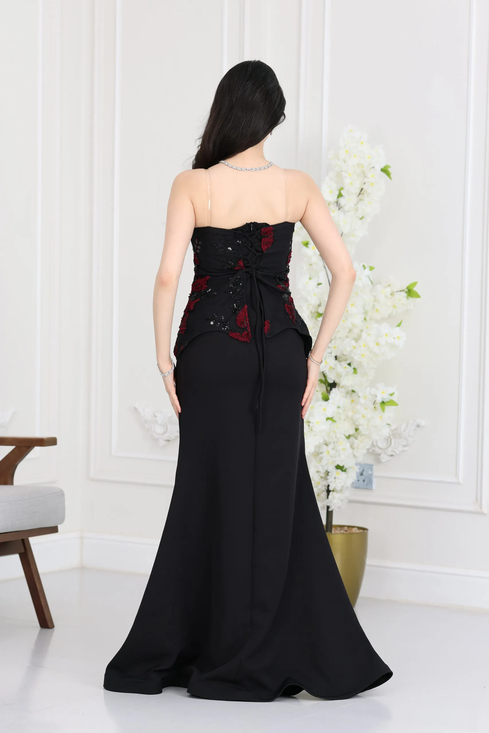 فستان سهرة فخم مطرز