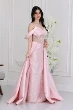 فستان سهرة فخم بذيل