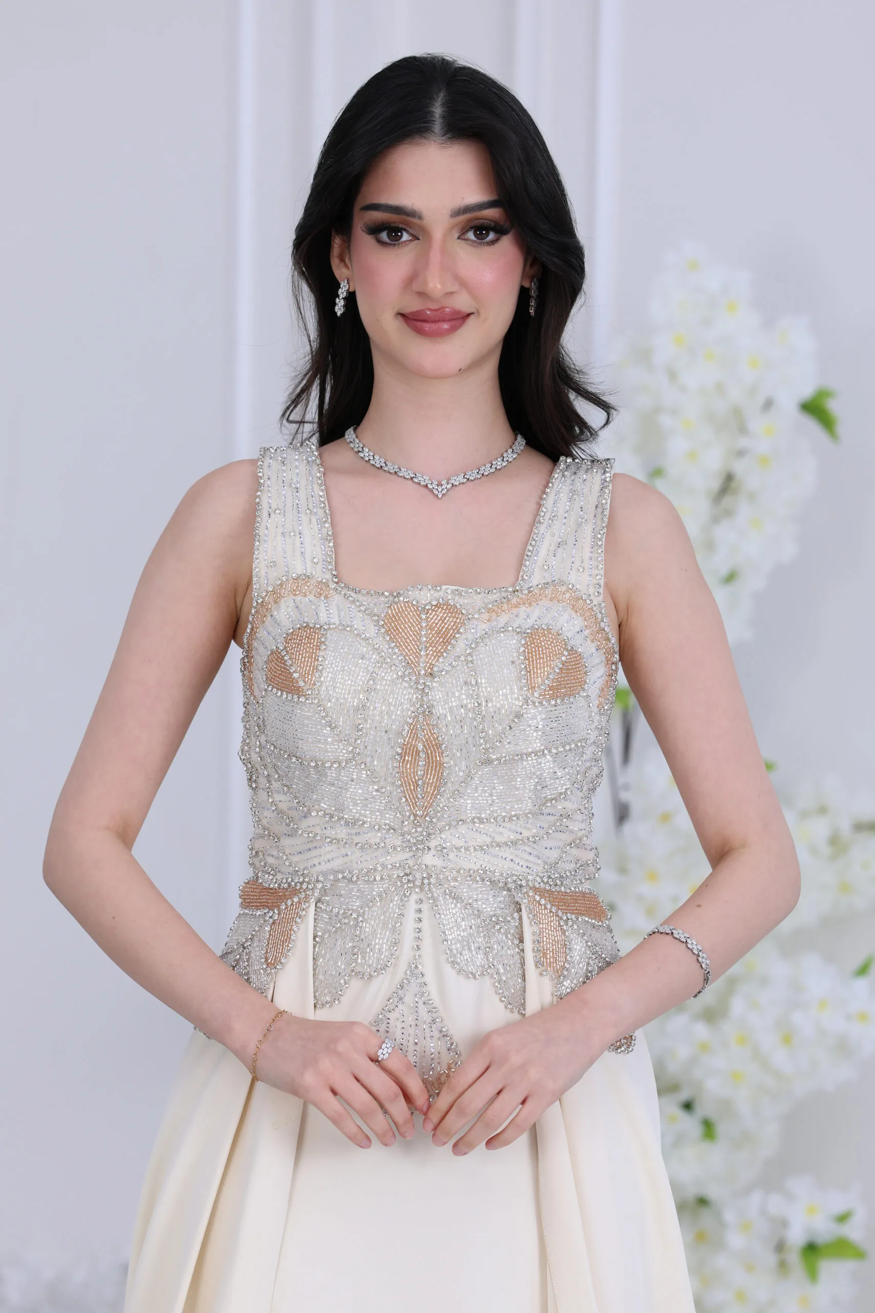 فستان سهرة مطرز ملكي