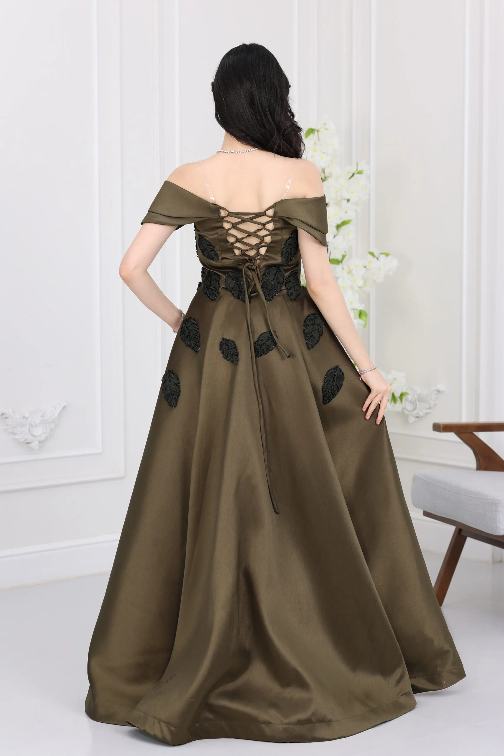 فستان سهرة بتطريز ملكي