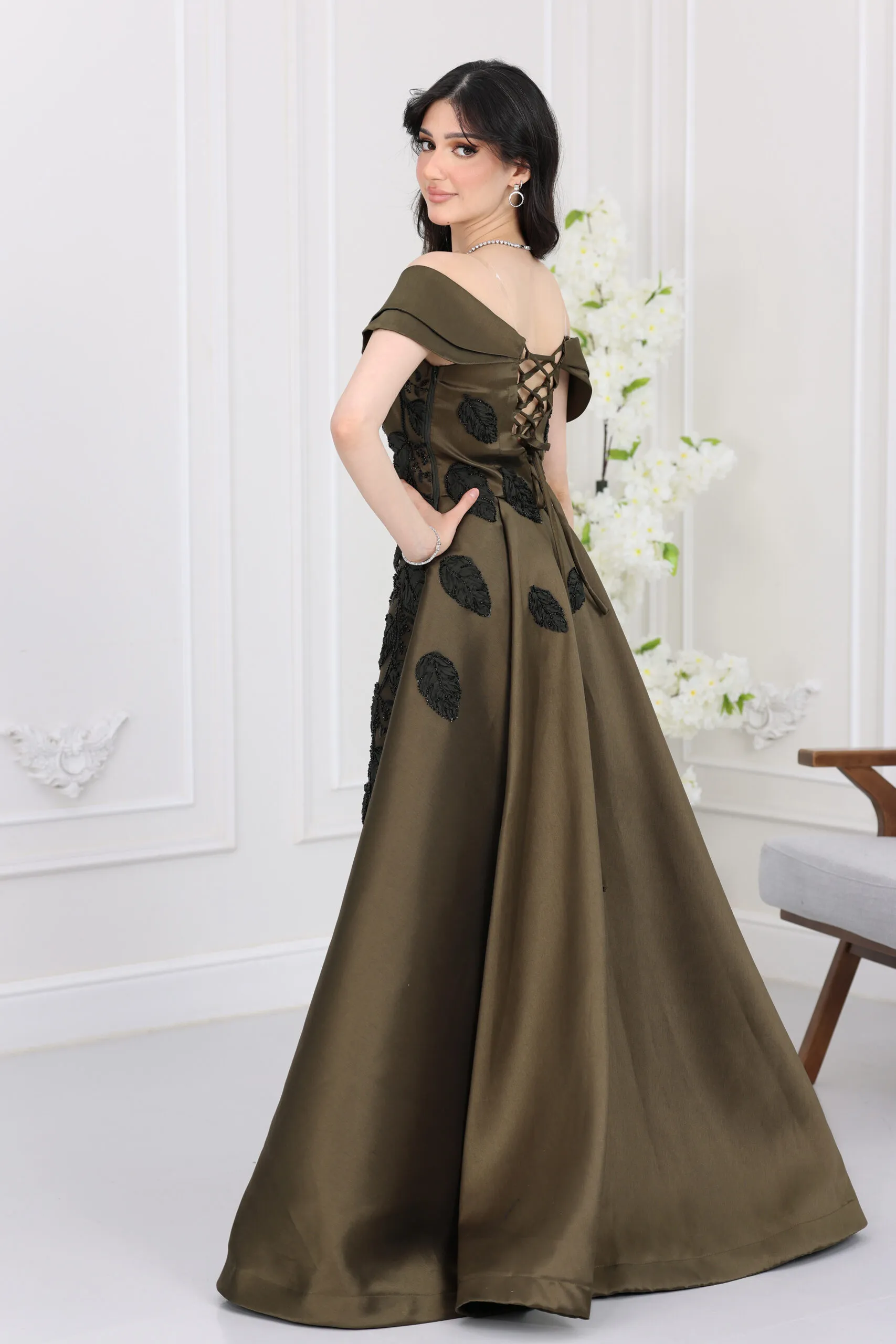 فستان سهرة بتطريز ملكي