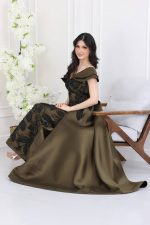 فستان سهرة بتطريز ملكي