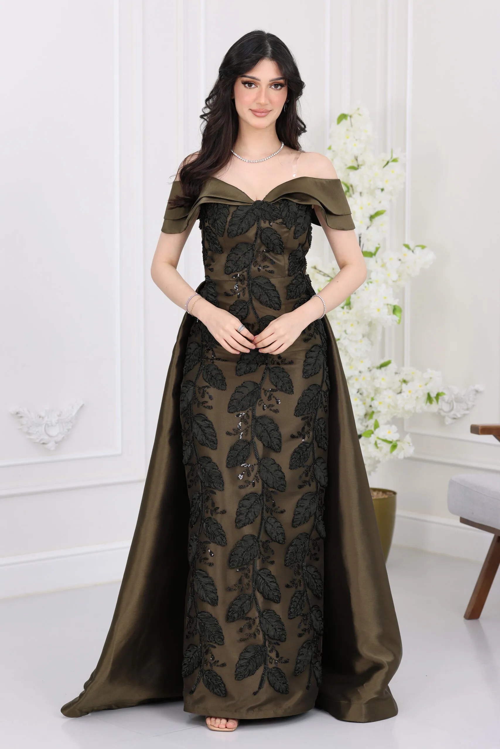 فستان سهرة بتطريز فاخر