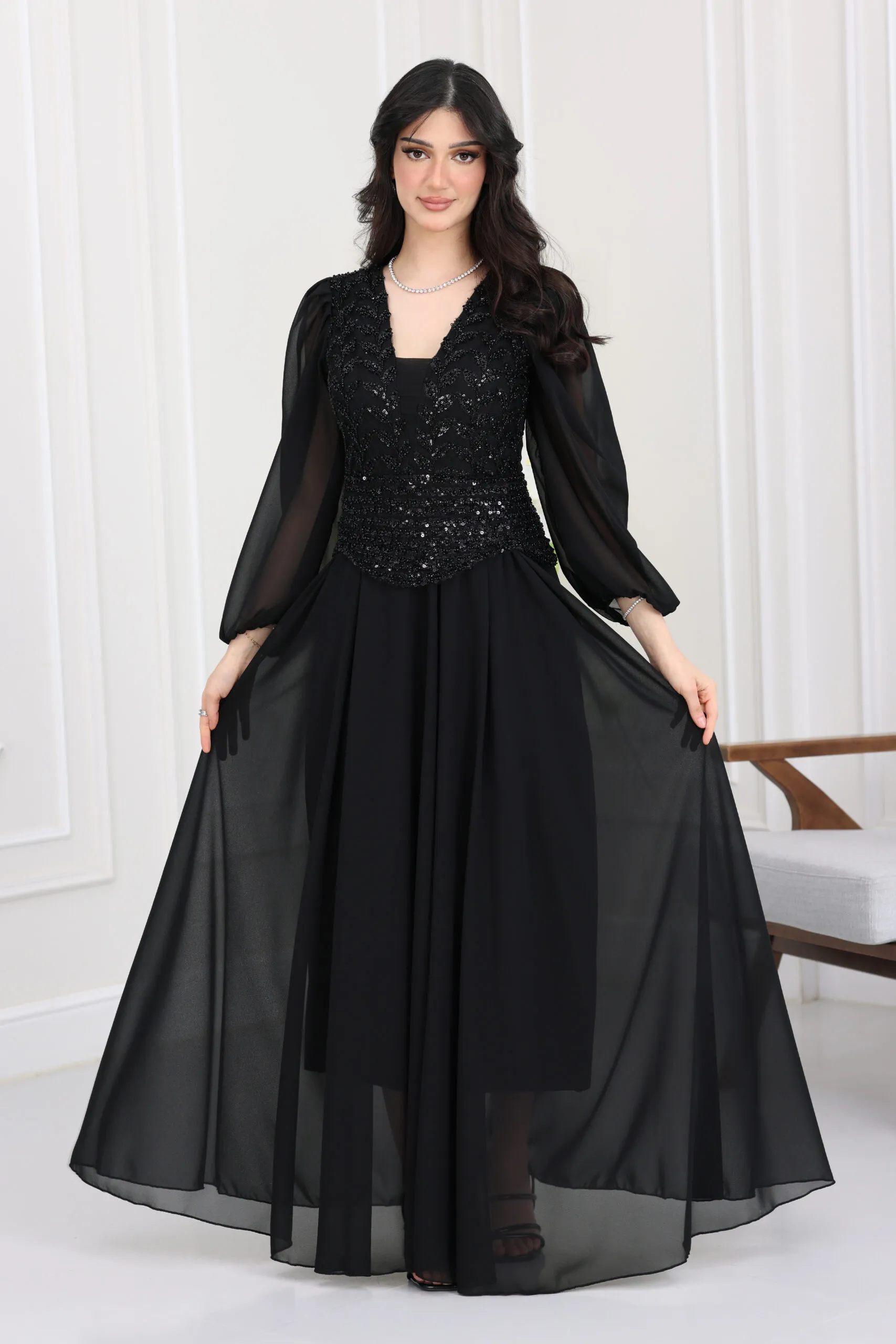 فستان سهرة شيفون مطرز ترتر