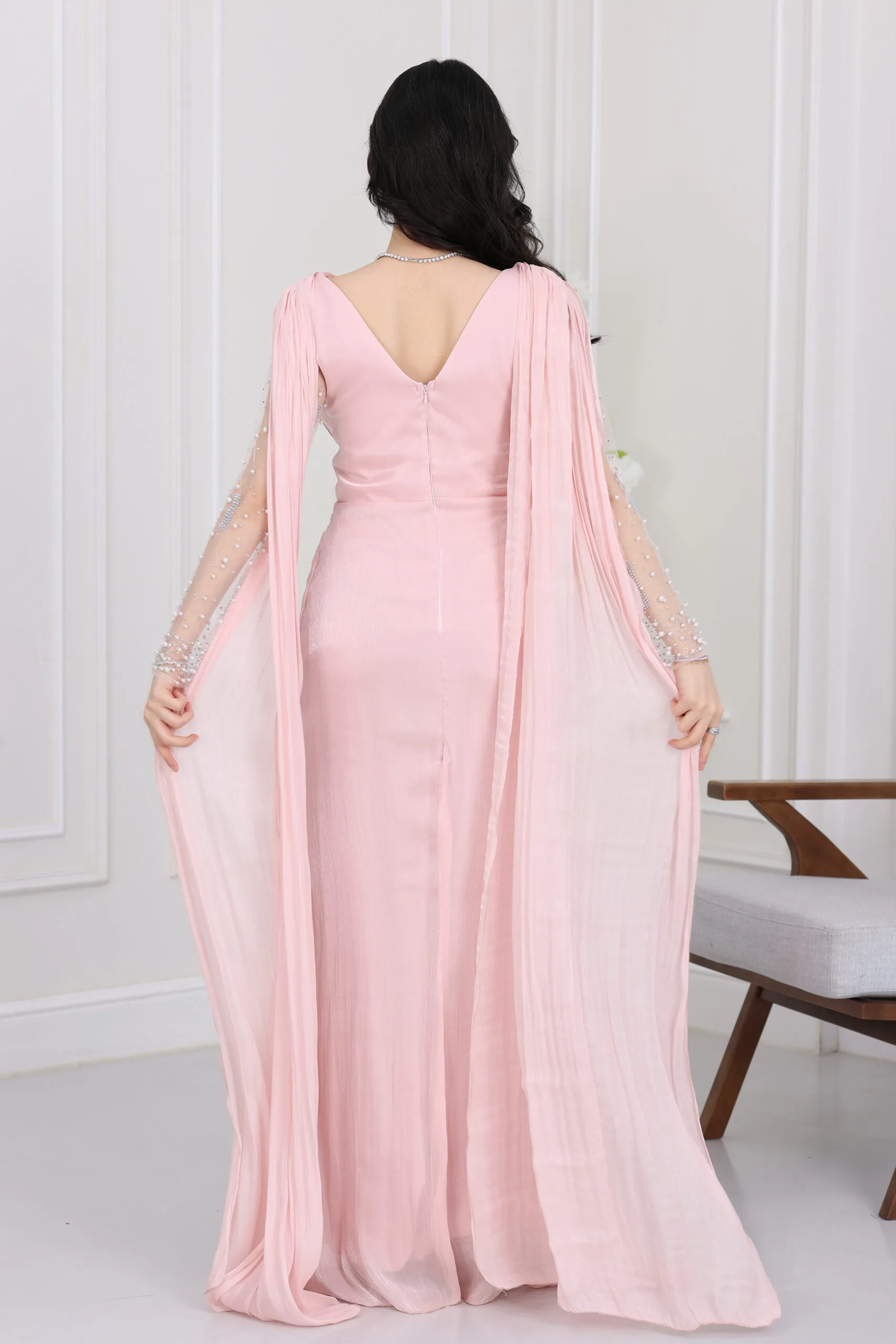 فستان سهرة أنيق بأكمام 