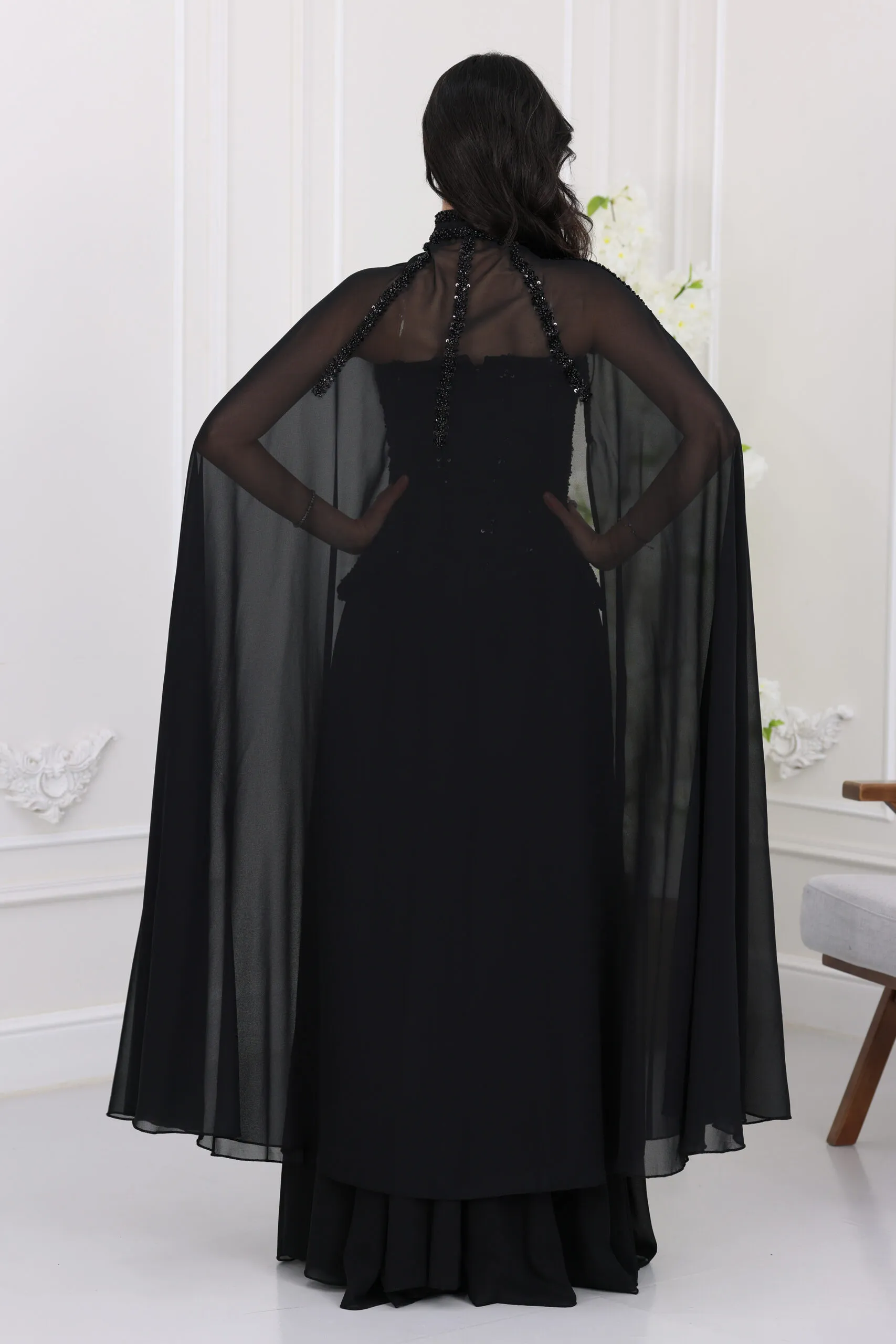 فستان سهرة مطرز