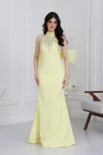 فستان سهرة مطرز ملكي