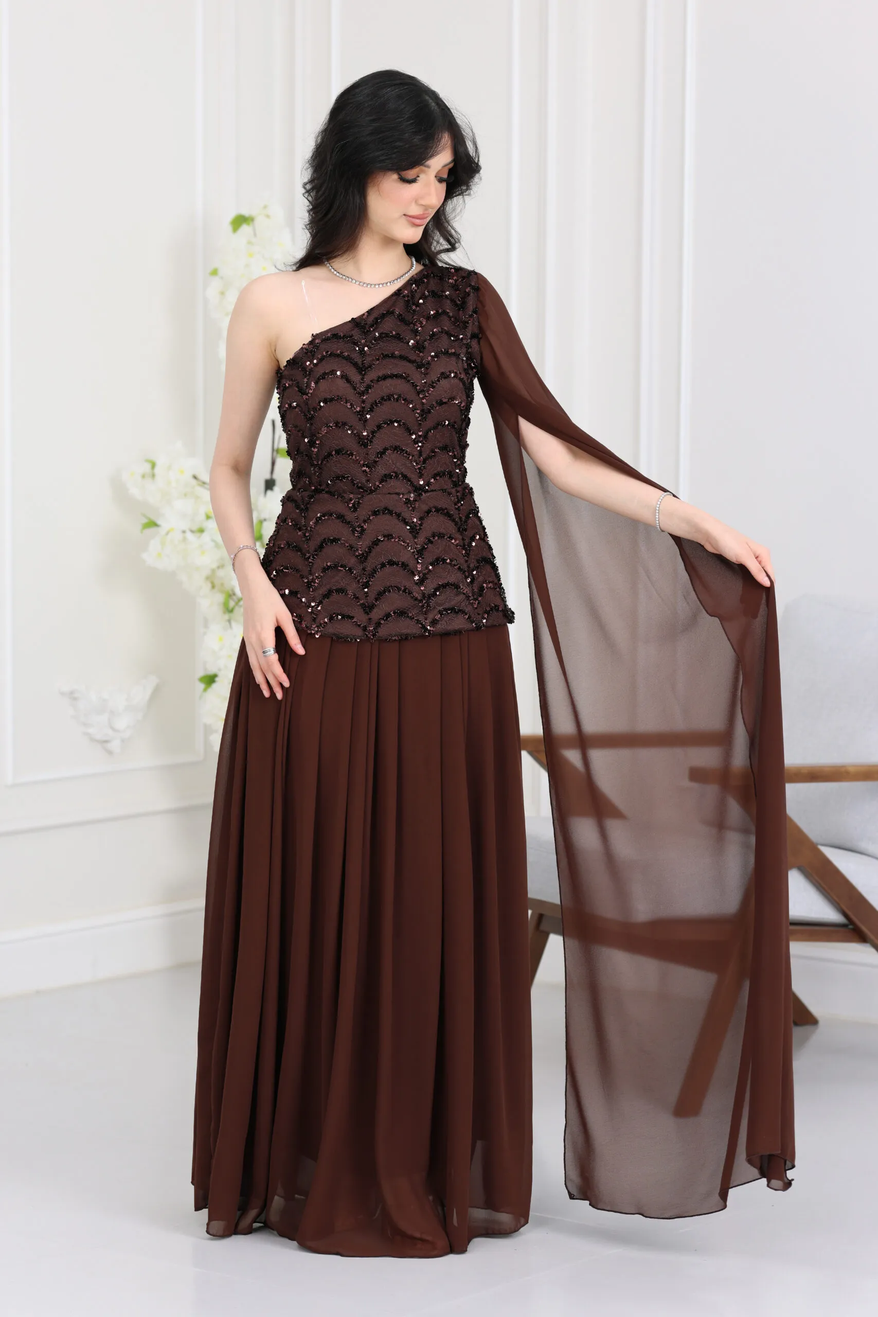 فستان فخم سواريه أنيق