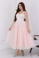 ⁦فستان سهرة راقي بتطريز⁩ - الصورة ⁦4⁩