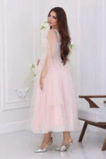 ⁦فستان سهرة راقي بتطريز⁩ - الصورة ⁦3⁩